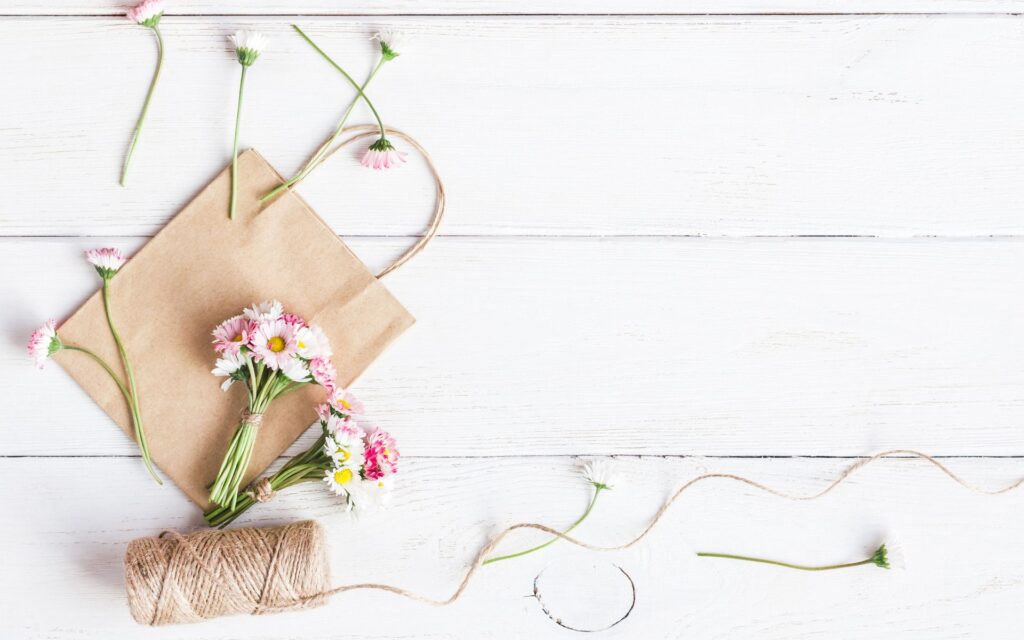 Summer Gift Bundles with tin candles, wax melts, and air fresheners